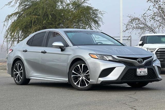 2019 toyota camry se