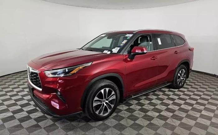 2021 toyota highlander xle 4dr all-wheel drive in malden, massachusetts