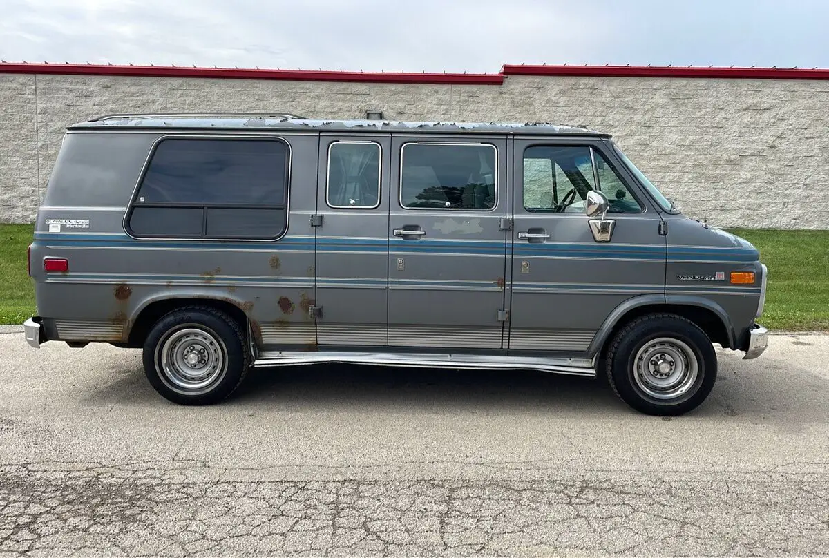 1990 gmc vandura 2500 conversion van with low miles - needs tlc ! runs excellent