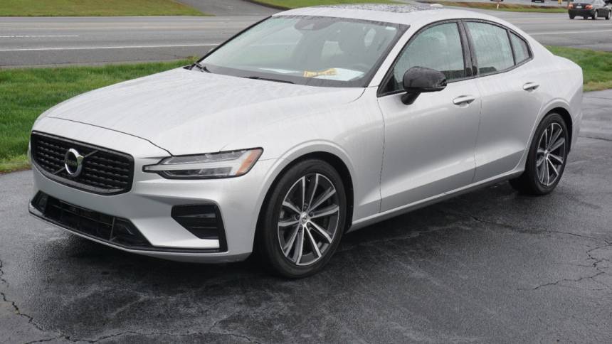 2022 volvo s60 b5 momentum