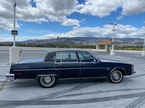 1982 oldsmobile 98 sedan blue rwd automatic regency