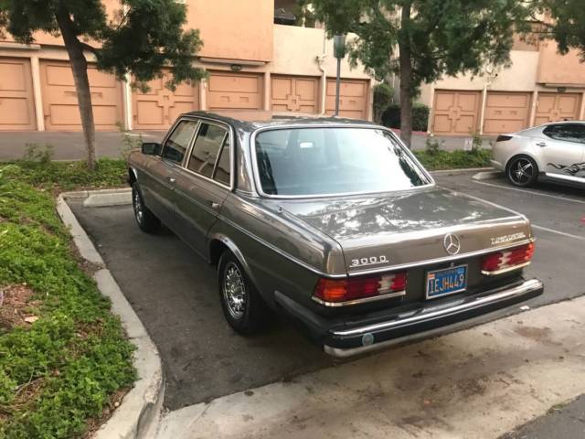 1982 mercedes 300d turbo diesel w123