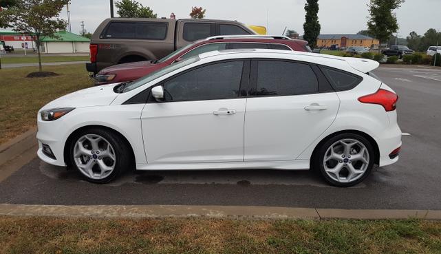 2017 ford focus st base