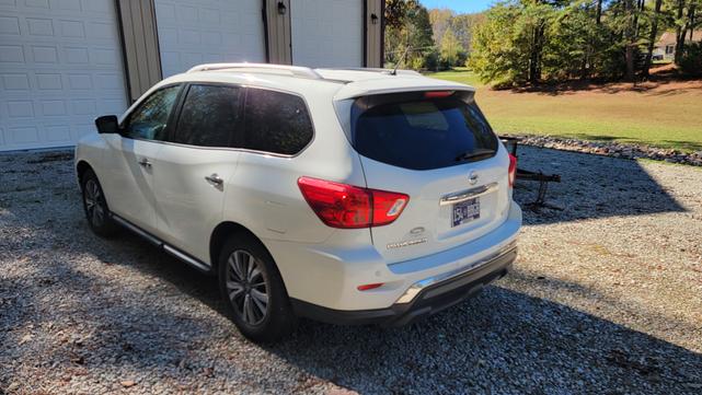 2017 nissan pathfinder sl