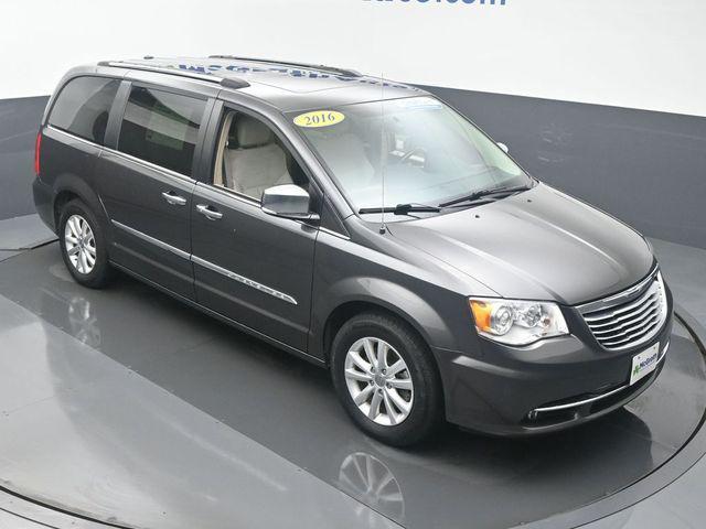 2016 chrysler town & country limited platinum