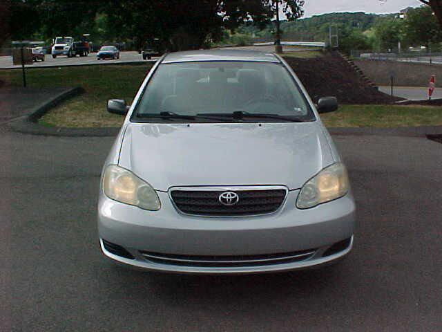 2005 toyota corolla le