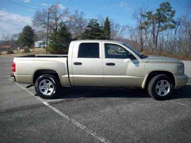 2011 ram dakota crew cab big horn/lone star pickup 4d 5 1/4 ft in roanoke, va