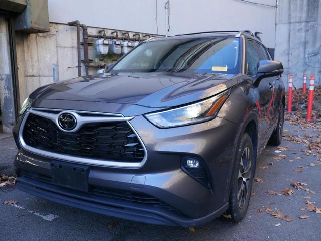 2021 toyota highlander xle