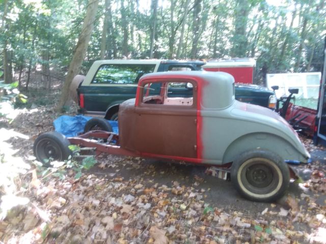 1933 chrysler coupe w/ suicide doors