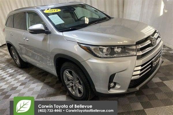 2019 toyota highlander in schaumburg, illinois