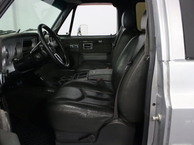 nicely built & lifted 4x4 blazer, 350 crate, flowmaster duals, custom stereo!!