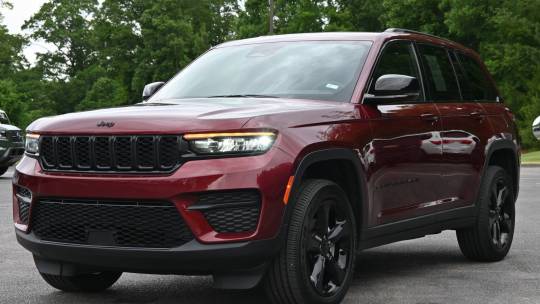 2023 Jeep Grand Cherokee altitude