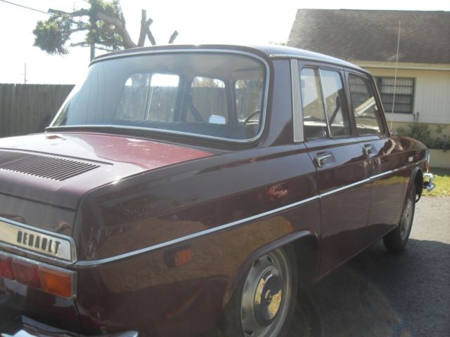 renault r-10 last year 1971 , 1300 cc running great
