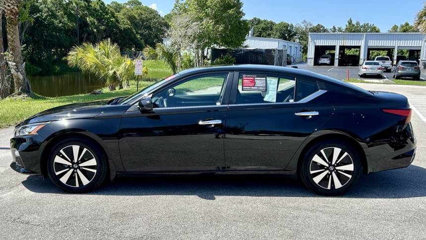 2022 nissan altima 2.5 sv