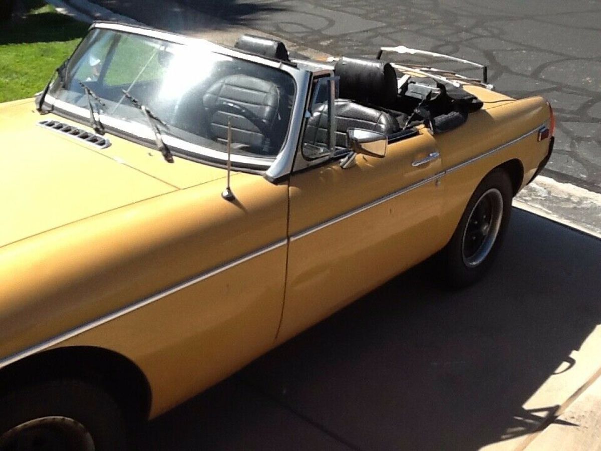 1977 mg b roadster convertible, 69,479 original miles. looks good, runs good