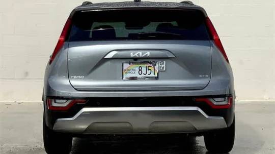 2023 kia niro plug-in hybrid sx touring