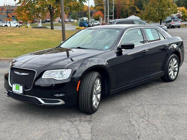 2019 chrysler 300 touring