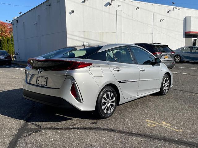 2021 toyota prius prime