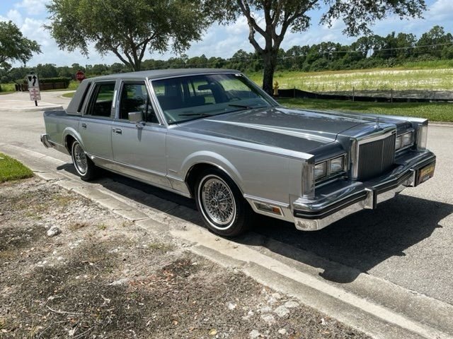 lincoln town car cartier edition