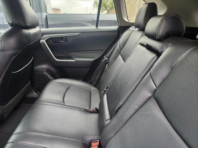 2022 toyota rav4 le