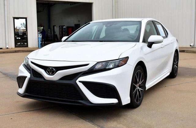 2022 toyota camry se