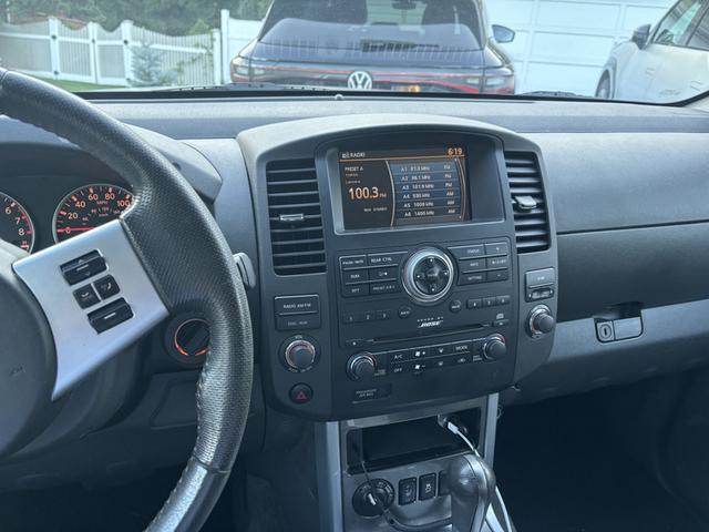 2012 nissan pathfinder silver