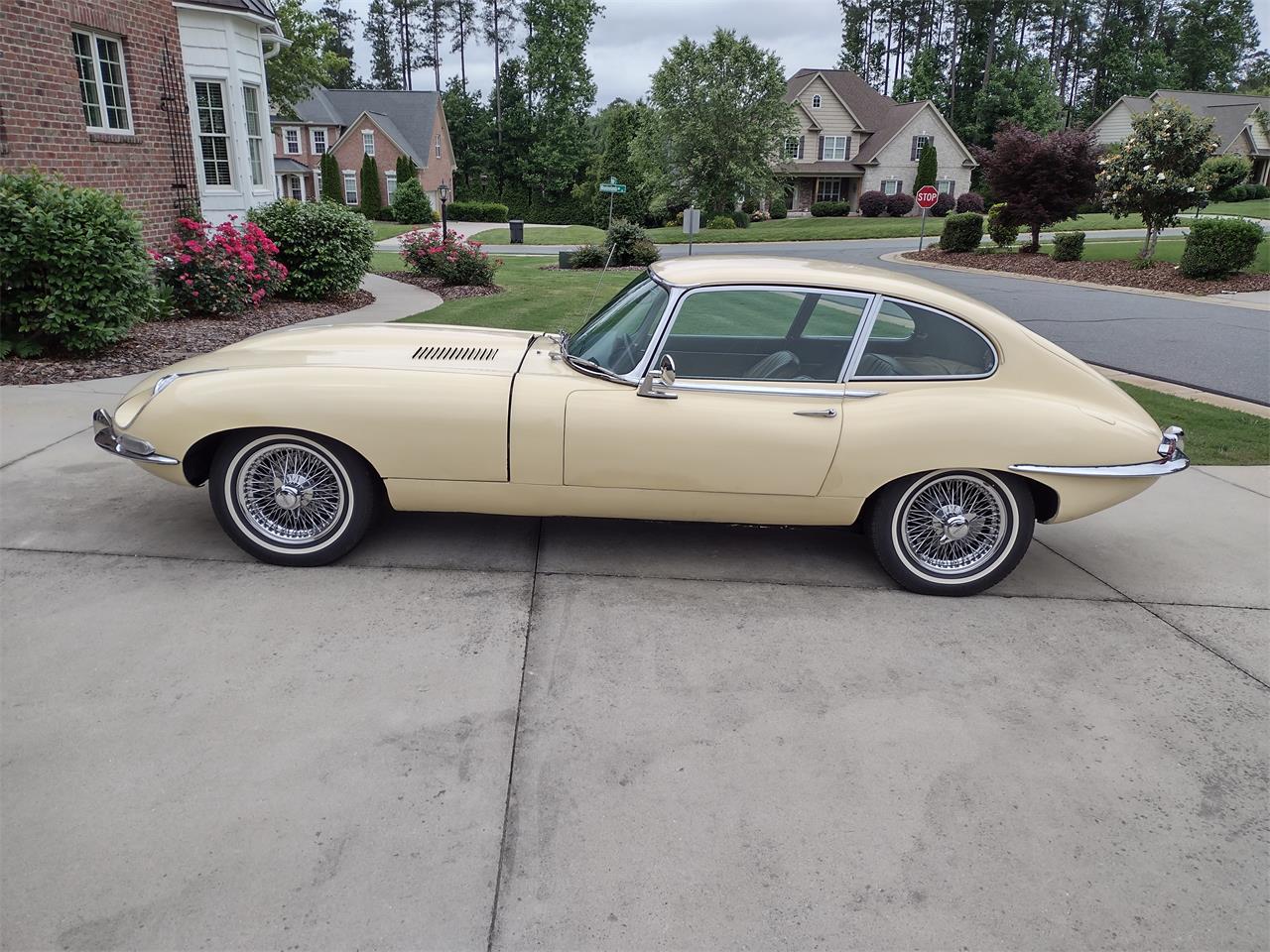 jaguar e-type