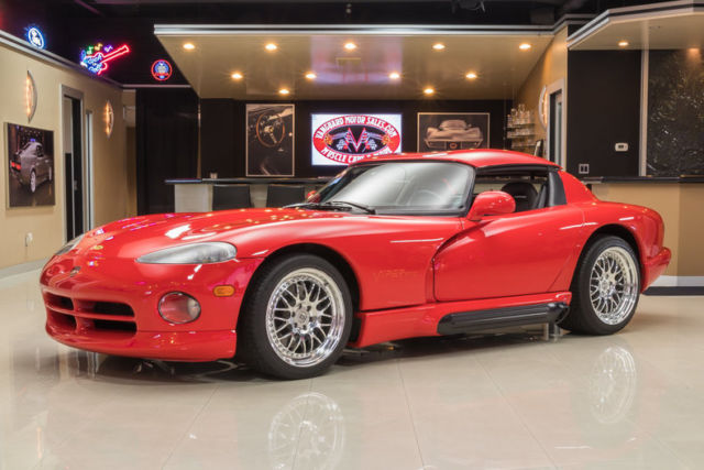 viper rt/10! 19k original miles, dodge 8.0l v10, 6-speed manual, clean history!