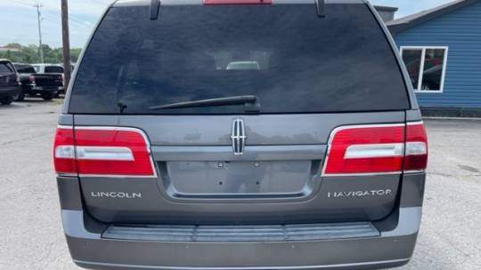 2013 lincoln navigator l base