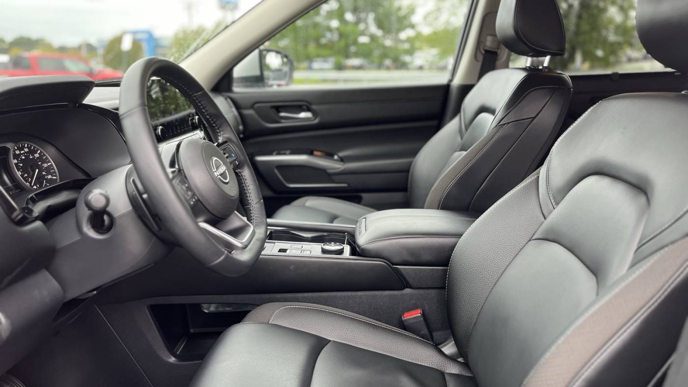 2023 nissan pathfinder sl