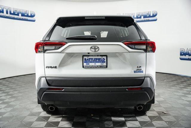 2022 toyota rav4 le