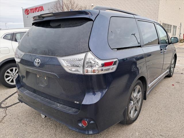 2019 toyota sienna se premium