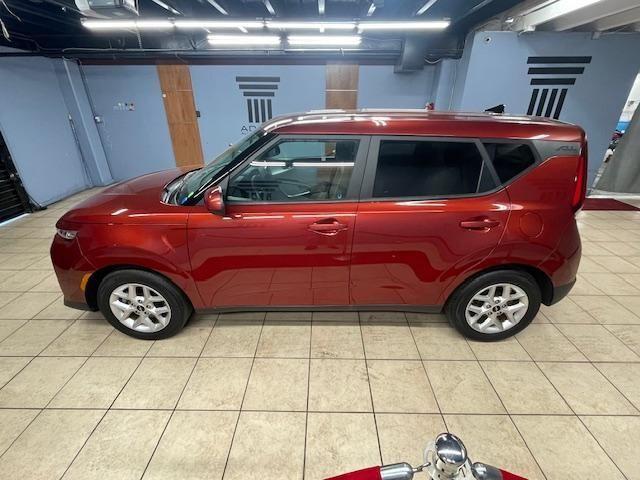2022 kia soul lx