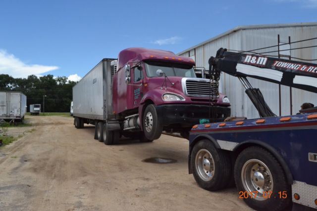 1989 international model 8300 tow truck