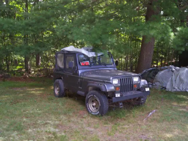 1989 jeep wrangler, two new front fenders,new batter, 6 cyl, 5 speed manual
