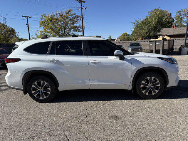 2023 toyota highlander hybrid xle
