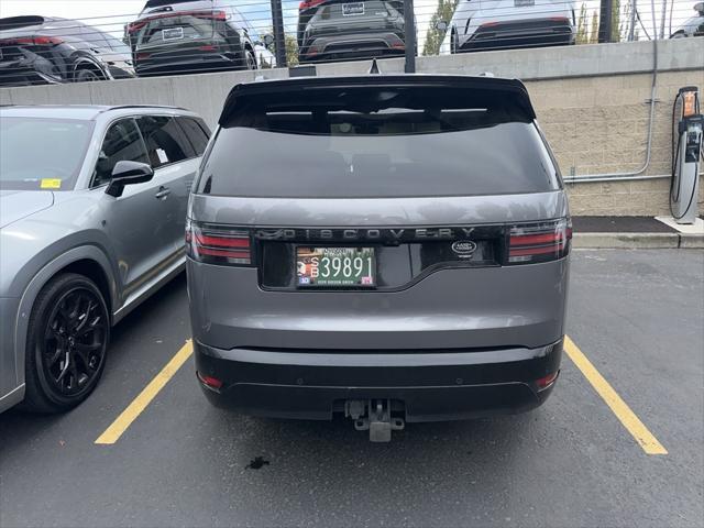 2022 land rover discovery p360 s r-dynamic