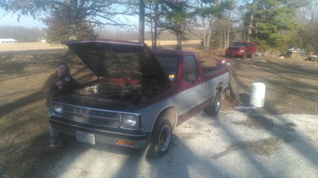 92 s-10 good little truck. 2wd manual new rubber all the way around