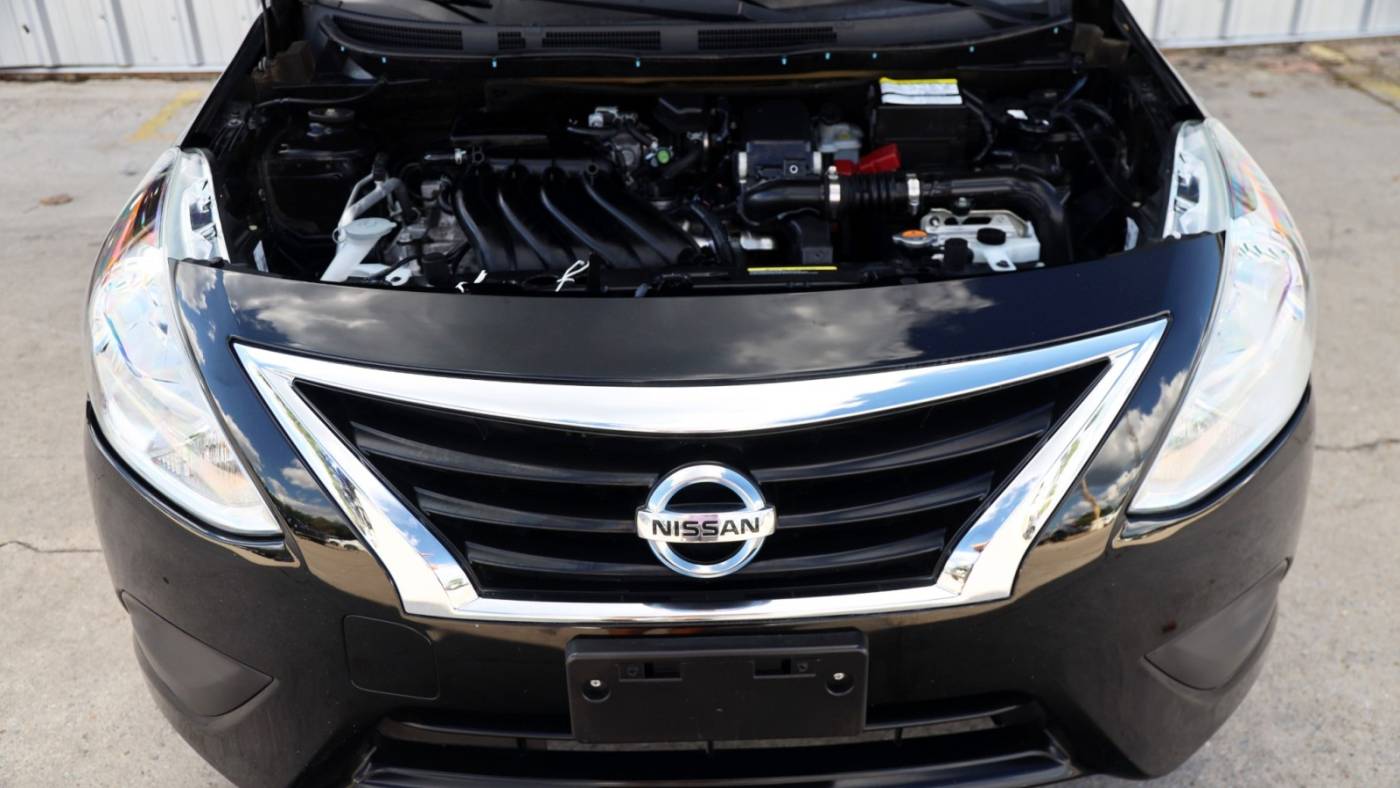 2018 nissan versa sv