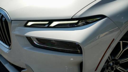 2023 BMW X7