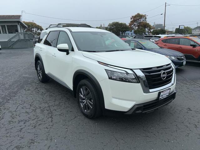 2024 nissan pathfinder sv