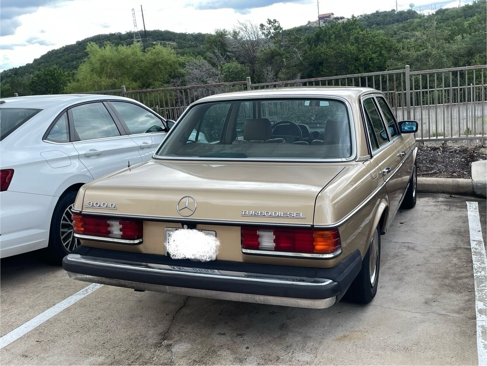 1985 mercedes-benz 300-series dt