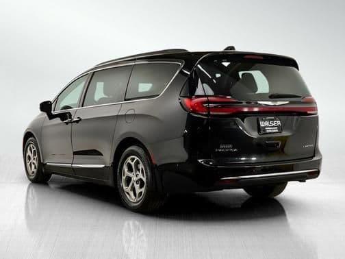 2022 chrysler pacifica limited in burnsville, minnesota