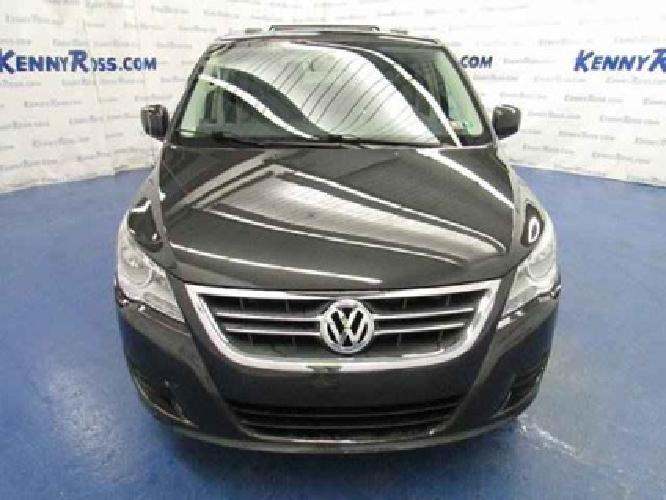 2011 volkswagen routan 4dr wgn se in irwin, pa
