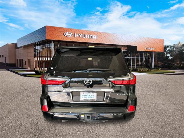 2021 lexus lx 570 three-row