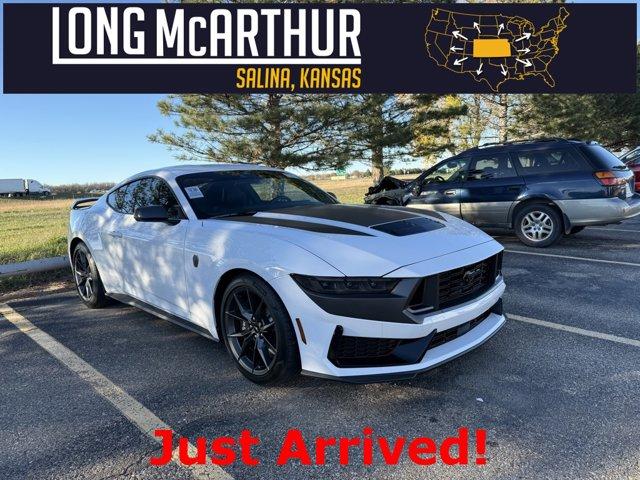 2024 ford mustang dark horse