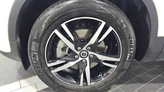 2023 volvo xc40 b5 core