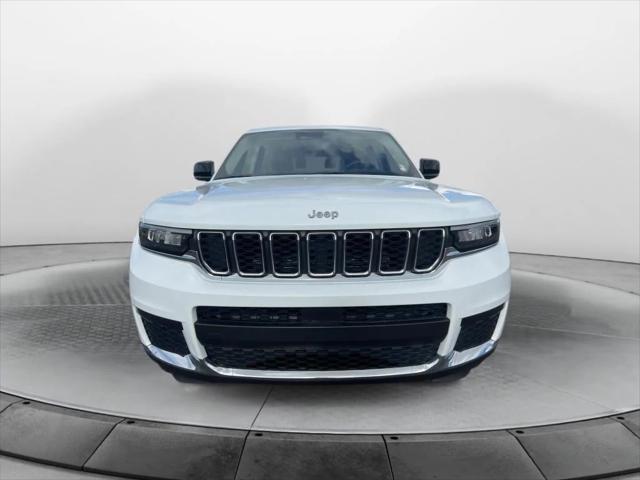 2023 jeep grand cherokee l laredo 4x4