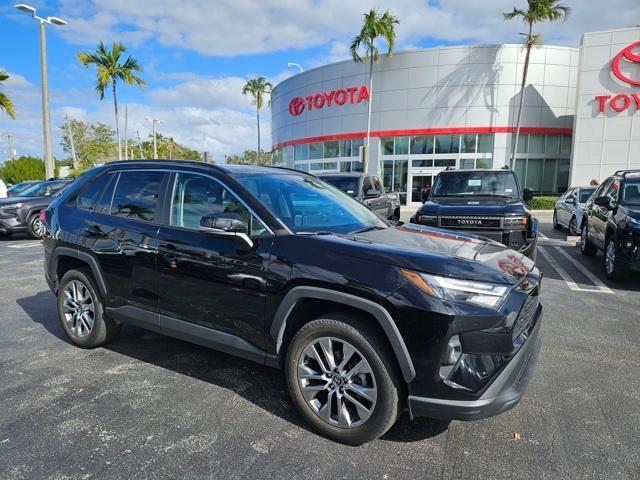 2022 toyota rav4 xle premium