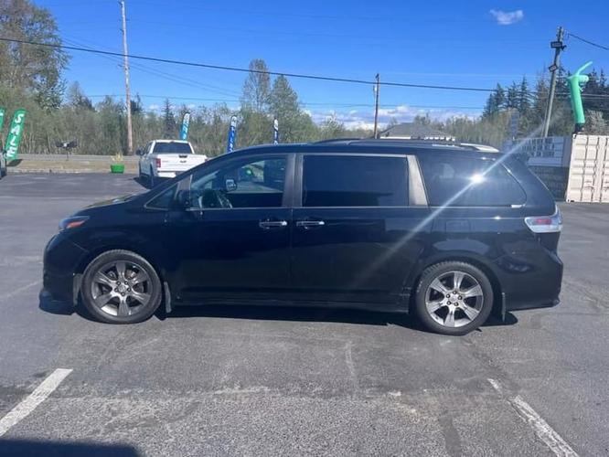 2015 toyota sienna se premium minivan 4d in bellingham, washington